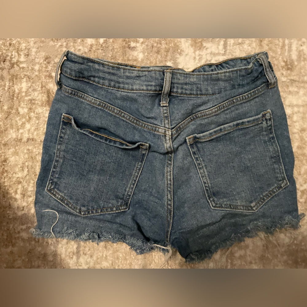 Old Navy Classic Blue OG Straight High Rise Super Smooth Pockets Jean Shorts -6 - Picture 2 of 4